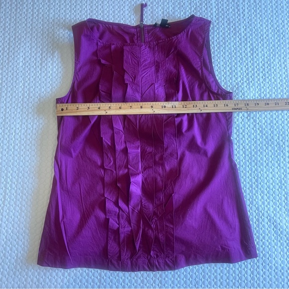 Ann Taylor. Sz 4. Magenta sleeveless top. Ruffled Pleats. Excellent condition 🤩 - Picture 11 of 13